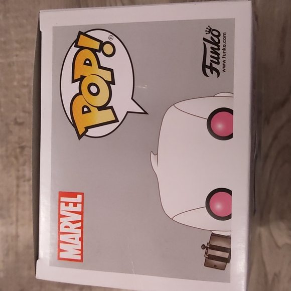 Exclusive Gwenpool Funko Pop! - Picture 6 of 6